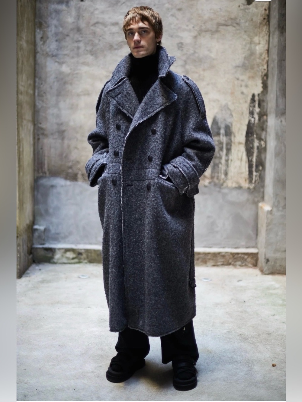 R13 Jumbo Military Coat Size of coat : XS-M. OVERSIZED